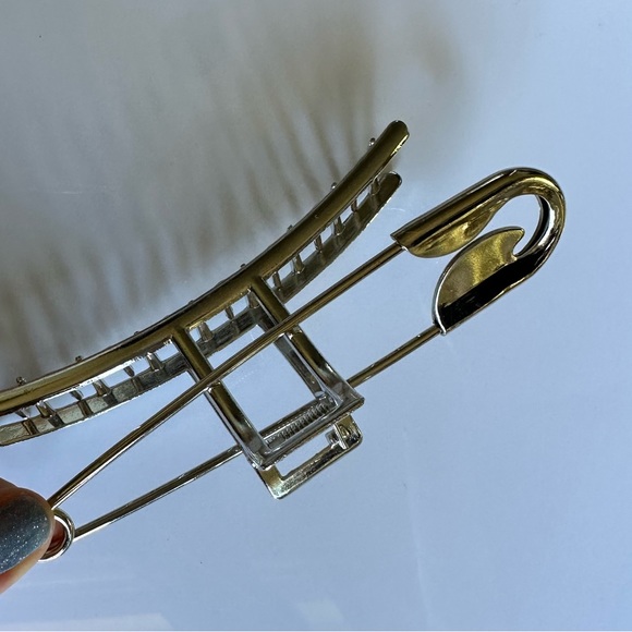 NEW Metal Hair Clip Pin Claw Minimalistic Hair Accessory Gray Bun Hairstyle - Picture 5 of 5